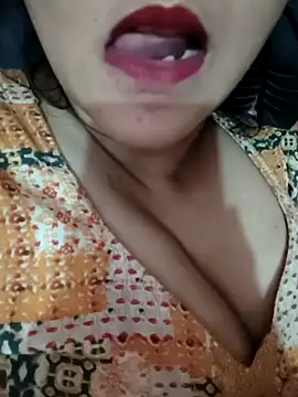 Snapshot of ZOYA_KHAN-123 chatting on 04/15/26, 08:43 ZOYA KHAN-123 online show from 04/15/26, 08:43