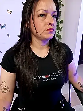 Isa bluee online show from 04/09/26, 11:43