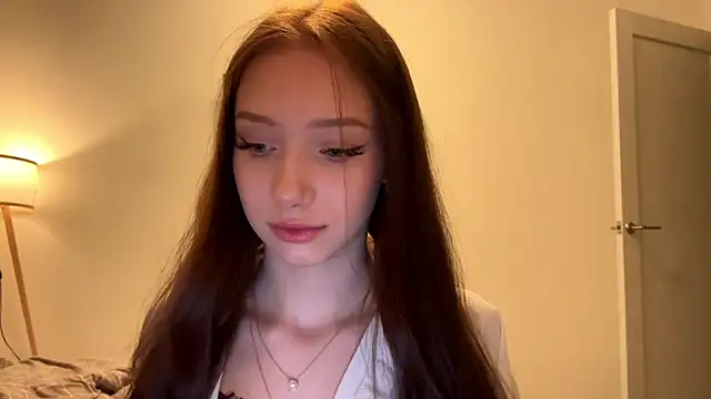 MiaNewstrom online show from 04/01/26, 08:28