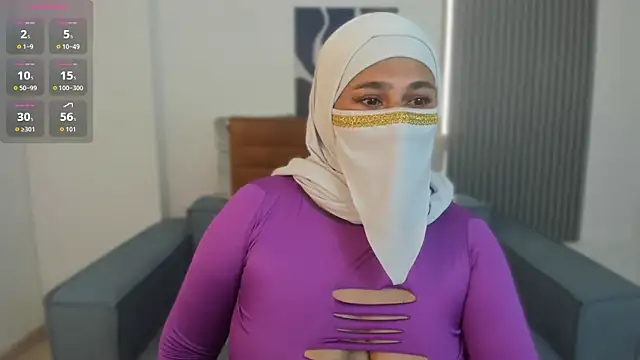 Thalia hala online show from 04/13/26, 06:13