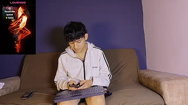 eros fangs online show from 04/02/26, 12:19