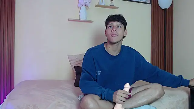 TwoHotTrouble  online show from 04/09/26, 09:31