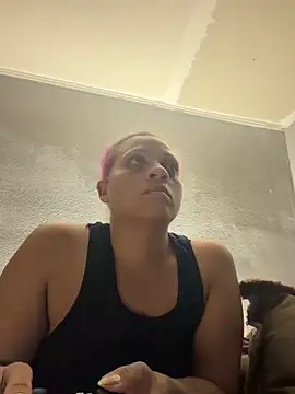 Snapshot of SHY_QUINN chatting on 04/12/26, 08:14 SHY QUINN online show from 04/12/26, 08:14