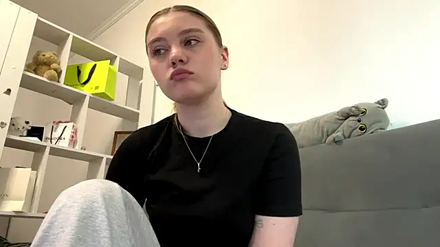 Snapshot of Delia_cute chatting on 04/12/26, 12:10 Delia cute online show from 04/12/26, 12:10