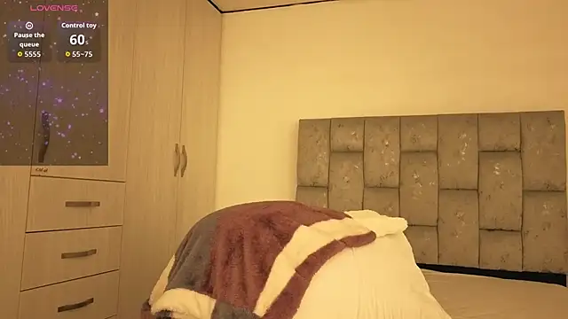 Izumi   online show from 04/12/26, 04:06