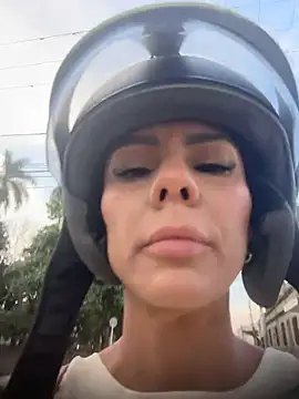 Snapshot of SofiParma chatting on 07/15/26, 10:15 SofiParma online show from 07/15/26, 10:15