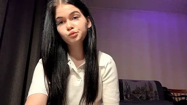 Snapshot of BellaLuxury chatting on 04/04/26, 03:53 BellaLuxury online show from 04/04/26, 03:53