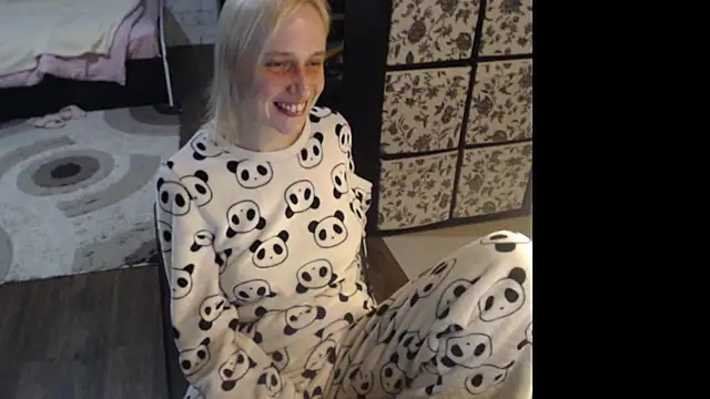 Snapshot of Sweet_hot_shrmp chatting on 04/07/26, 08:20 Sweet hot shrmp online show from 04/07/26, 08:20