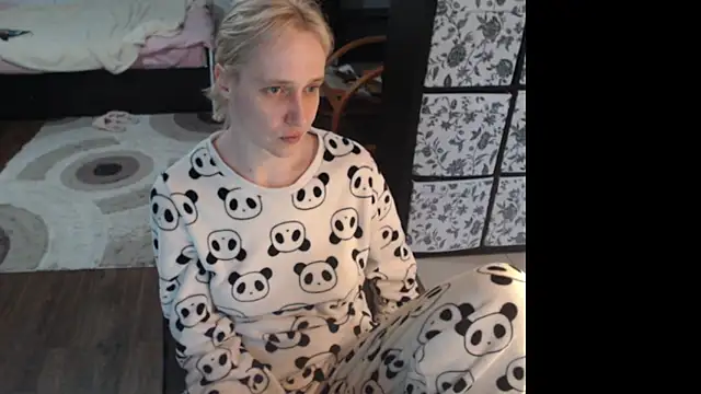 Snapshot of Sweet_hot_shrmp chatting on 04/14/26, 05:35 Sweet hot shrmp online show from 04/14/26, 05:35