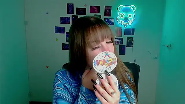 Snapshot of Tiffani_Angel chatting on 04/15/26, 05:36 Tiffani Angel online show from 04/15/26, 05:36