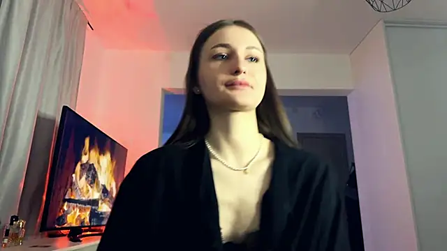 HallieHollo online show from 04/05/26, 08:06