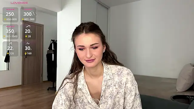 HallieHollo online show from 05/29/26, 11:08