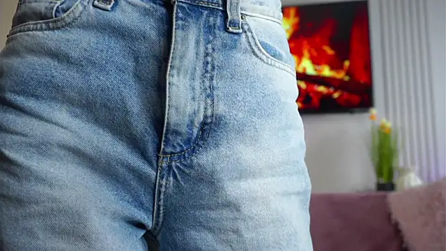 Snapshot of TeshaDurrell chatting on 04/08/26, 02:28 TeshaDurrell online show from 04/08/26, 02:28