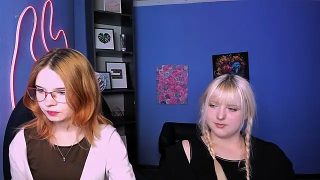 Snapshot of callmevivien chatting on 04/15/26, 07:32 callmevivien online show from 04/15/26, 07:32