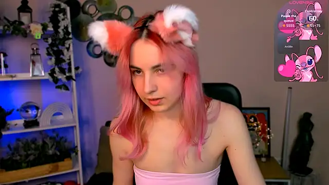 Snapshot of lissa_veils chatting on 04/16/26, 12:17 lissa veils online show from 04/16/26, 12:17