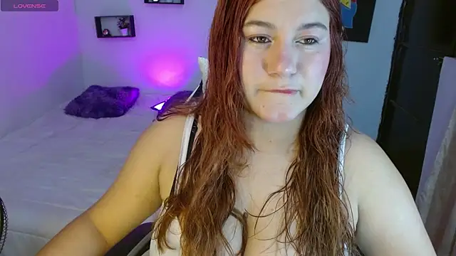 Snapshot of _Lucianaa_1 chatting on 04/14/26, 04:07 Lucianaa 1 online show from 04/14/26, 04:07