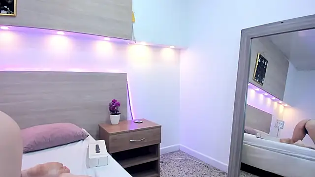 Ellaa honey online show from 04/01/26, 01:01