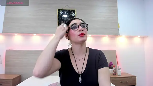 Ellaa honey online show from 04/15/26, 07:58