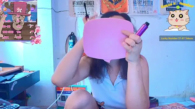 Snapshot of Ellaa_honey chatting on 05/11/26, 02:01 Ellaa honey online show from 05/11/26, 02:01