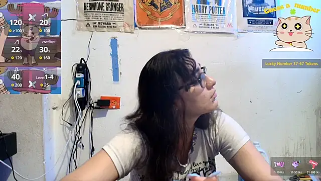 Snapshot of Ellaa_honey chatting on 05/17/26, 11:56 Ellaa honey online show from 05/17/26, 11:56