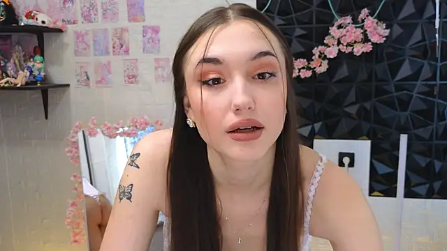 Snapshot of belle_cute chatting on 04/09/26, 02:11 belle cute online show from 04/09/26, 02:11