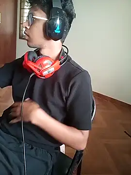 Snapshot of letsplaygame chatting on 04/08/26, 04:45 letsplaygame online show from 04/08/26, 04:45