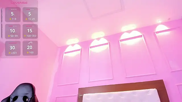 PALOMA ALVES online show from 04/11/26, 07:45