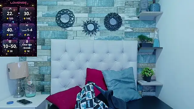 Snapshot of Skylernaomi chatting on 04/08/26, 01:00 Skylernaomi online show from 04/08/26, 01:00