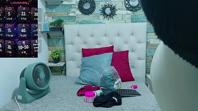 Snapshot of Skylernaomi chatting on 04/09/26, 01:05 Skylernaomi online show from 04/09/26, 01:05