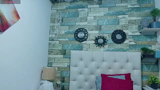 Snapshot of Skylernaomi chatting on 04/15/26, 01:18 Skylernaomi online show from 04/15/26, 01:18