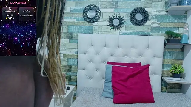 Snapshot of Skylernaomi chatting on 04/16/26, 01:23 Skylernaomi online show from 04/16/26, 01:23