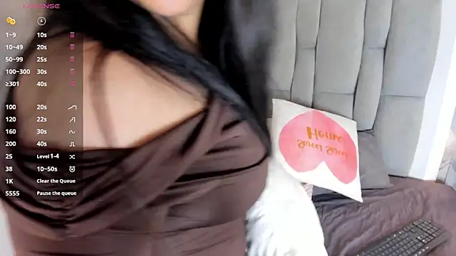 ivonnylee 21 online show from 04/12/26, 07:41