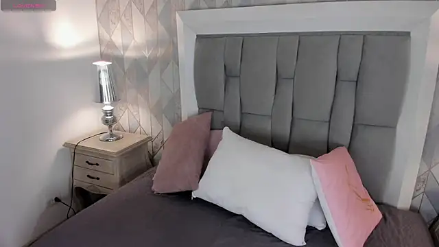 ivonnylee 21 online show from 04/16/26, 07:36