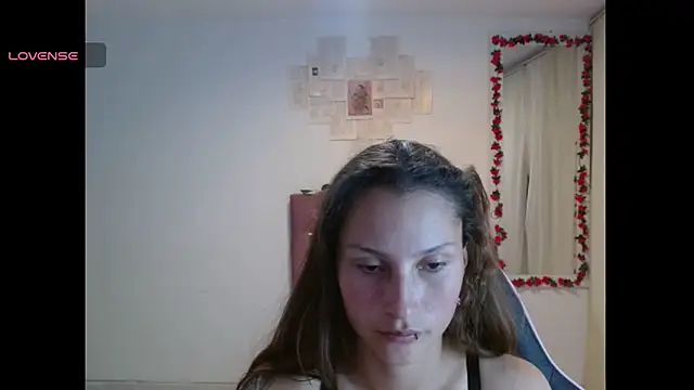 Snapshot of scarlet1609 chatting on 06/24/26, 09:36 scarlet1609 online show from 06/24/26, 09:36