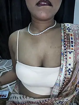 Snapshot of Piyu_x chatting on 04/05/26, 11:18 Piyu x online show from 04/05/26, 11:18