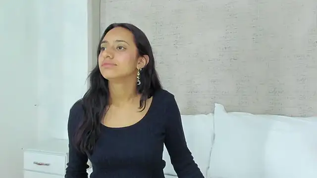 Charlotte Benette online show from 04/06/26, 12:50