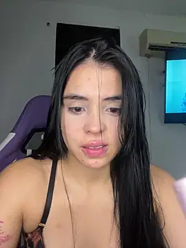 Snapshot of mimihot777 chatting on 04/03/26, 10:19 mimihot777 online show from 04/03/26, 10:19