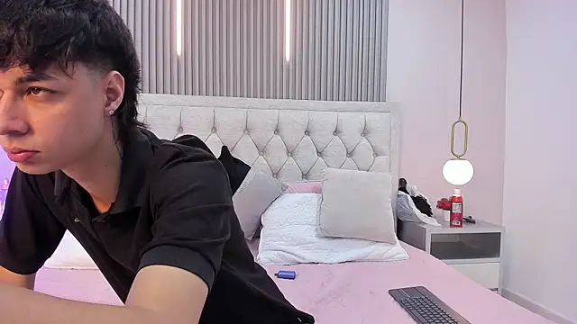 andy may18 online show from 04/11/26, 01:37