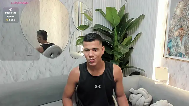 noahdark  online show from 04/15/26, 02:29