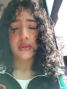 Snapshot of bella_swwan_ chatting on 04/05/26, 01:19 bella swwan online show from 04/05/26, 01:19