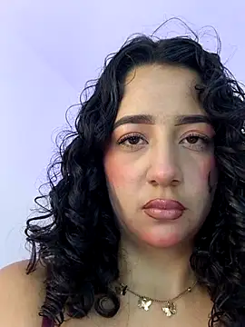 Snapshot of bella_swwan_ chatting on 04/12/26, 01:49 bella swwan online show from 04/12/26, 01:49