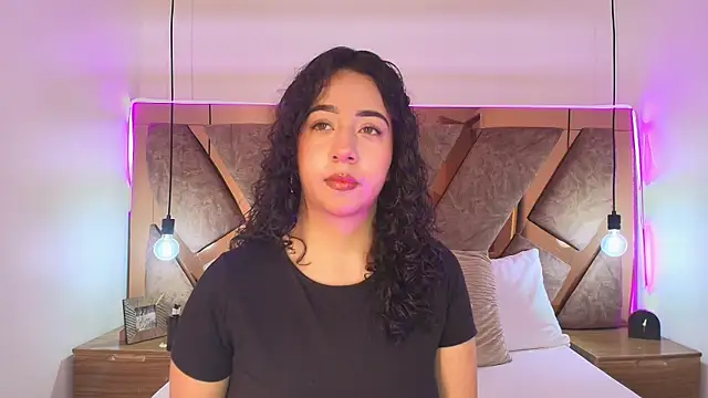 bella swwan  online show from 07/01/26, 01:45