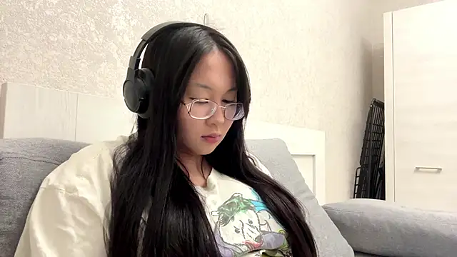 Snapshot of Feylinmay chatting on 04/12/26, 10:04 Feylinmay online show from 04/12/26, 10:04