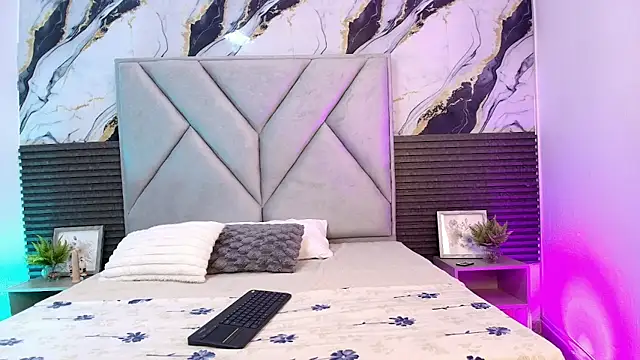 Lunaa Rossee online show from 04/15/26, 07:58