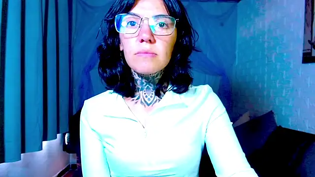 LannieGonzales online show from 04/01/26, 06:38