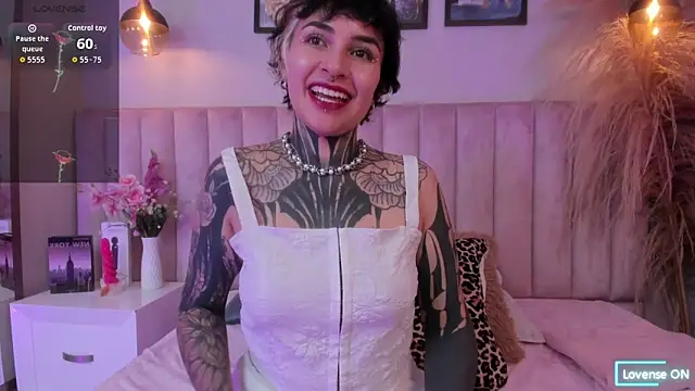 Snapshot of Luana_fiore chatting on 04/07/26, 12:38 Luana fiore online show from 04/07/26, 12:38