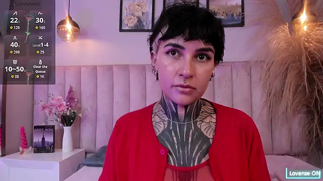 Snapshot of Luana_fiore chatting on 04/08/26, 12:16 Luana fiore online show from 04/08/26, 12:16