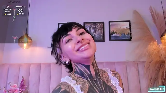 Snapshot of Luana_fiore chatting on 04/11/26, 12:20 Luana fiore online show from 04/11/26, 12:20