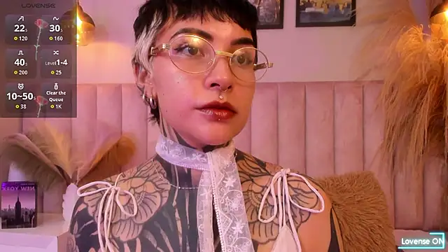 Snapshot of Luana_fiore chatting on 04/14/26, 12:22 Luana fiore online show from 04/14/26, 12:22