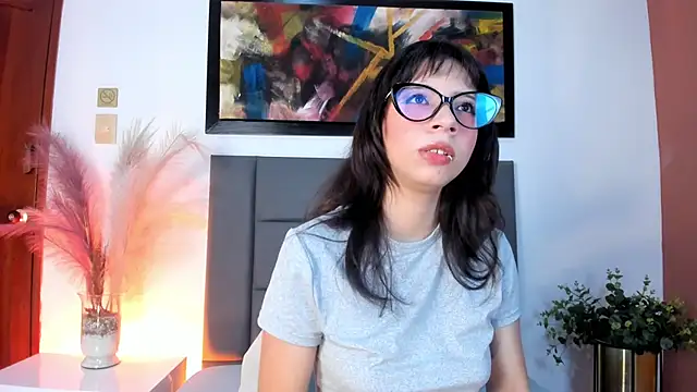 Snapshot of AliceThompsonn_ chatting on 04/10/26, 06:01 AliceThompsonn online show from 04/10/26, 06:01